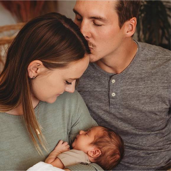 Meet your Posher, Alexis - Picture 1 of 1